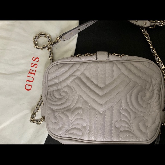 GUESS PURSE - Picture 3 of 3